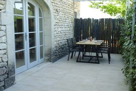 Une terrasse privée pour le gîte Alix