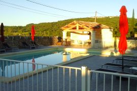 Hébergement avec piscine à Gordes