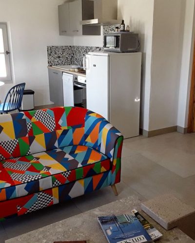 le-salon-ouvert-sur-la-cuisine
